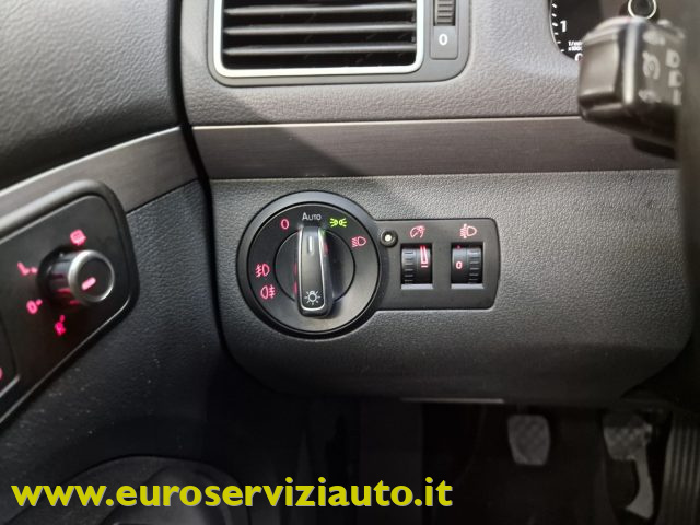 VOLKSWAGEN Touran usata 23