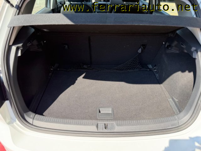 VOLKSWAGEN Golf usata, con Touch screen
