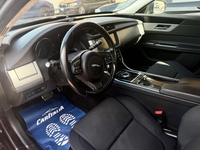 JAGUAR XF usata, con Autoradio