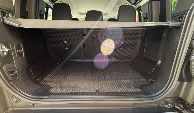 LAND ROVER Defender usata, con Bracciolo