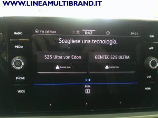 VOLKSWAGEN T-Roc usata, con USB