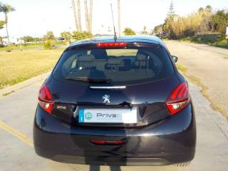 PEUGEOT 208 usata, con Autoradio