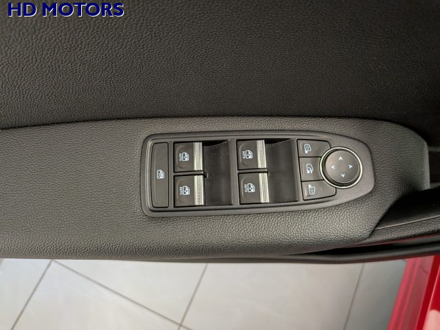 RENAULT Captur usata, con Volante in pelle