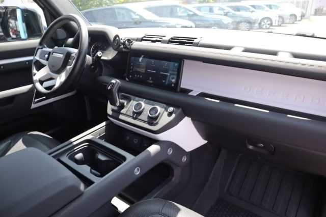 LAND ROVER Defender usata, con Cronologia tagliandi