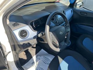 HYUNDAI i10 usata, con Lettore CD