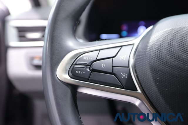 RENAULT Clio usata, con Fari LED