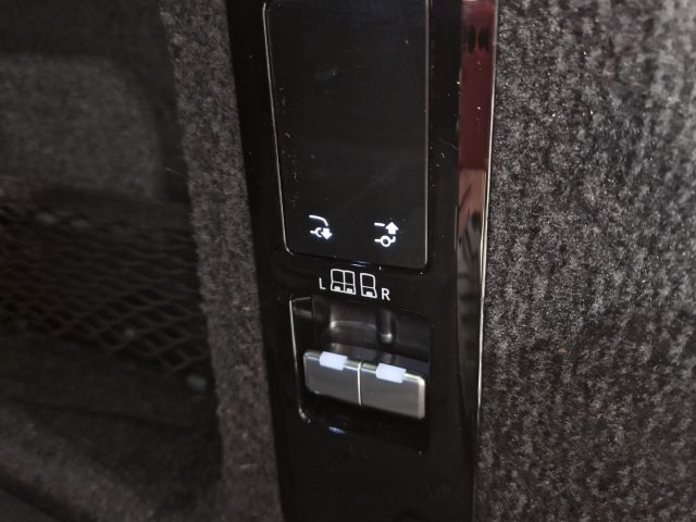 LAND ROVER Range Rover Sport usata, con USB