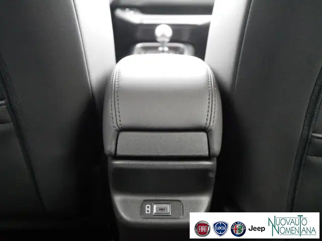 JEEP Avenger usata, con Sedile posteriore sdoppiato