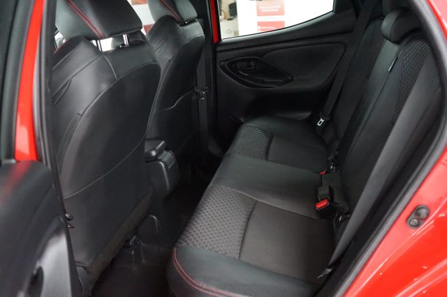 TOYOTA Yaris usata, con Specchietti laterali elettrici