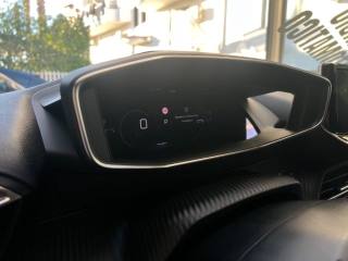 PEUGEOT 208 usata, con Volante in pelle