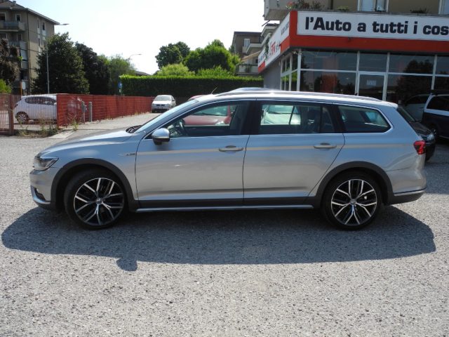 VOLKSWAGEN Passat Alltrack usata, con Airbag