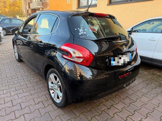 PEUGEOT 208 usata, con Autoradio