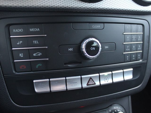 MERCEDES-BENZ B 180 usata, con Sistema di chiamata d