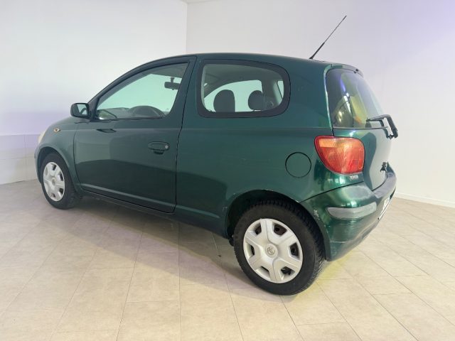 TOYOTA Yaris usata 9