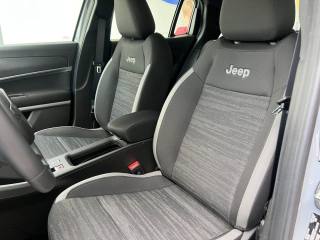 JEEP Avenger usata, con USB