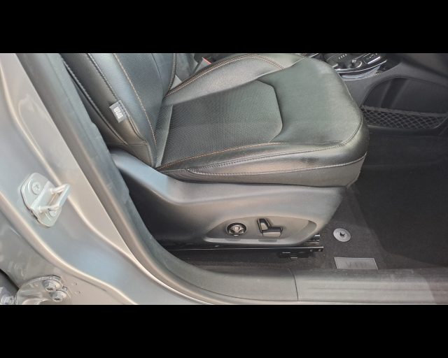 JEEP Compass usata, con Autoradio digitale