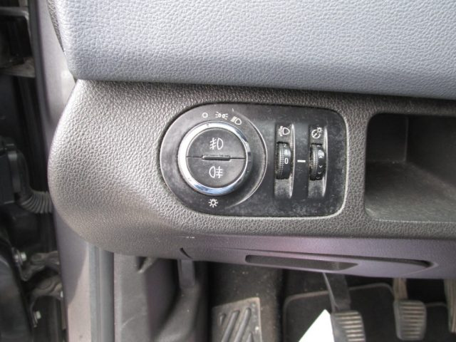 OPEL Meriva usata, con Limitatore di velocità