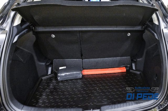 TOYOTA Yaris usata, con USB