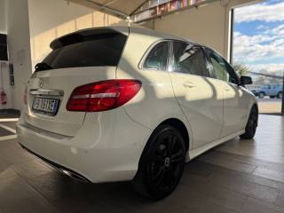 MERCEDES-BENZ B 180 usata, con Fari full-led