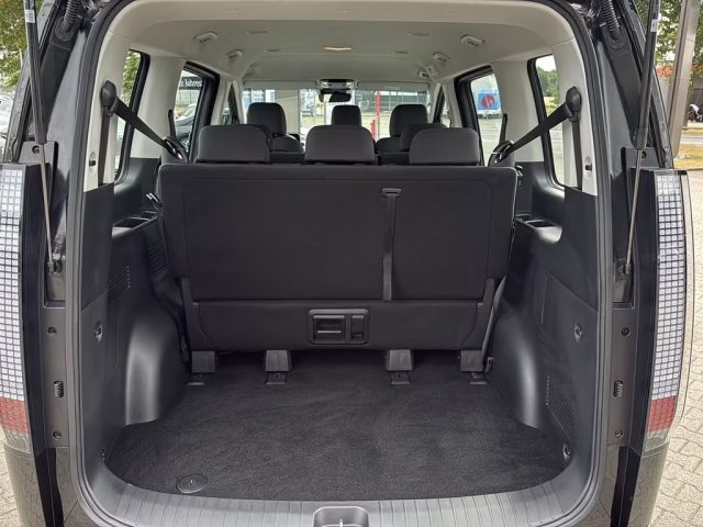 HYUNDAI Staria usata, con Controllo automatico clima