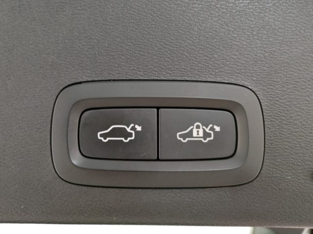 VOLVO XC40 usata, con Controllo trazione