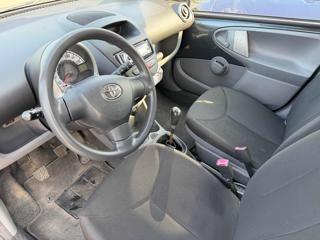 TOYOTA Aygo usata, con Autoradio