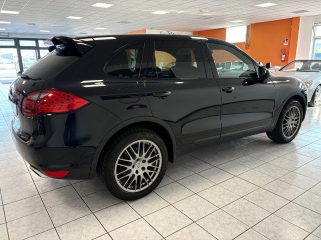 PORSCHE Cayenne usata, con Autoradio