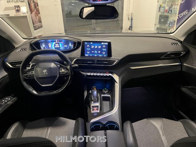 PEUGEOT 3008 usata, con Autoradio digitale