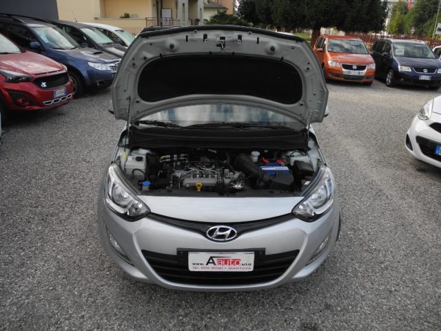 HYUNDAI i20 usata 58