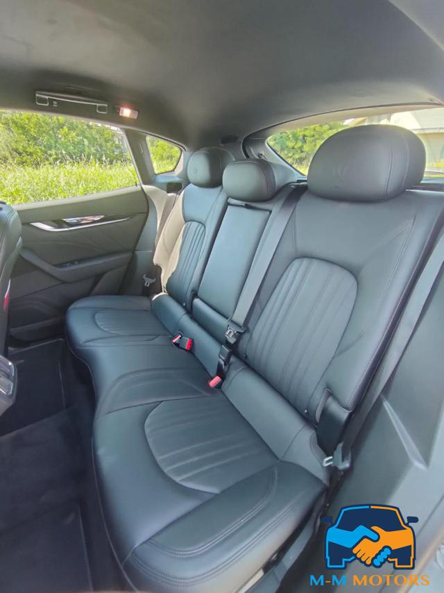 MASERATI Levante usata, con Fendinebbia