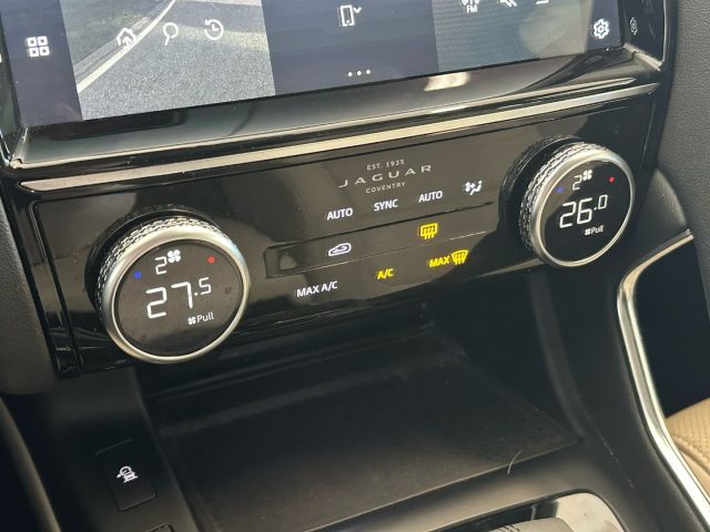 JAGUAR E-Pace usata 14