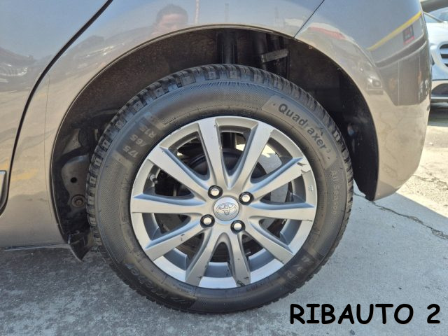 TOYOTA Yaris usata, con Boardcomputer