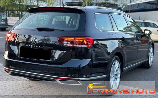 VOLKSWAGEN Passat Variant usata, con ESP
