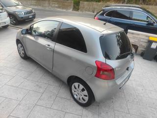 TOYOTA Yaris usata, con Autoradio
