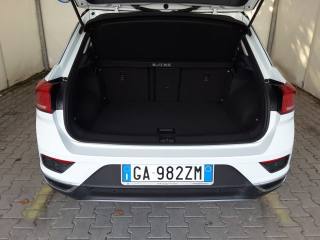VOLKSWAGEN T-Roc usata, con USB