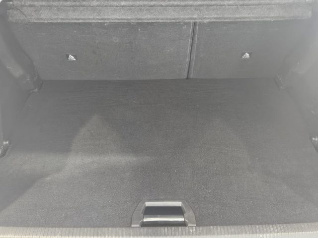 PEUGEOT 2008 usata, con Sensori di parcheggio posteriori