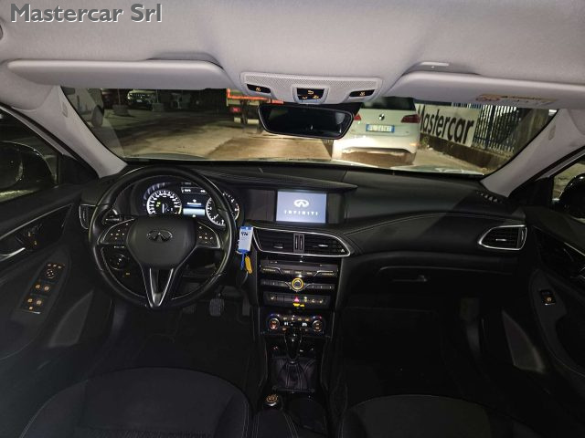 INFINITI Q30 usata, con Park Distance Control