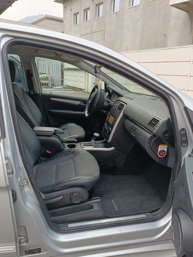 MERCEDES-BENZ B 180 usata, con Chiusura centralizzata