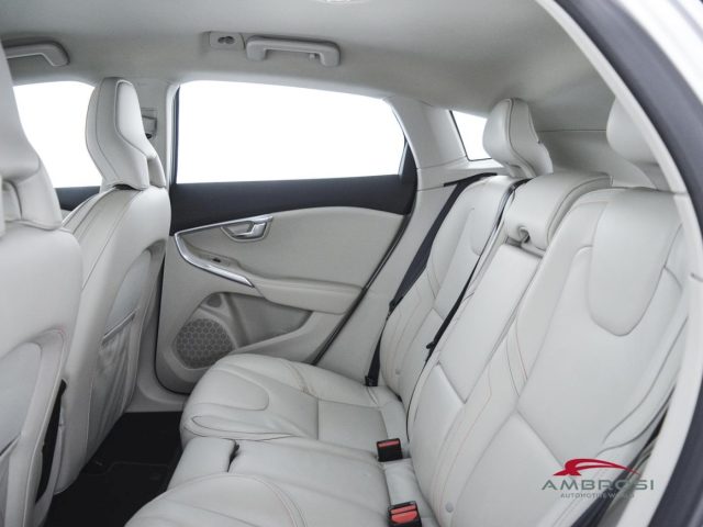 VOLVO V40 Cross Country usata 9