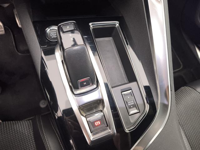 PEUGEOT 3008 usata, con Volante in pelle