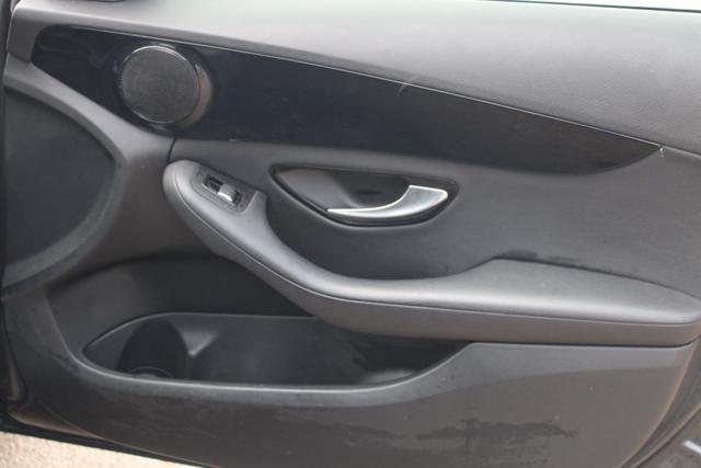 MERCEDES-BENZ C 180 usata, con Chiusura centralizzata