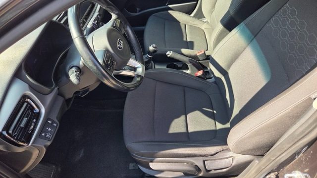 KIA Rio usata, con Volante in pelle