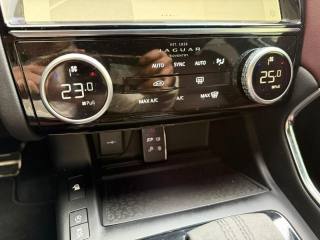 JAGUAR E-Pace usata, con Specchietti laterali elettrici