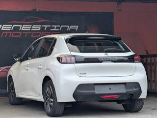 PEUGEOT 208 usata, con Autoradio