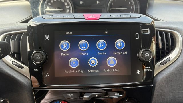 LANCIA Ypsilon usata, con Autoradio digitale