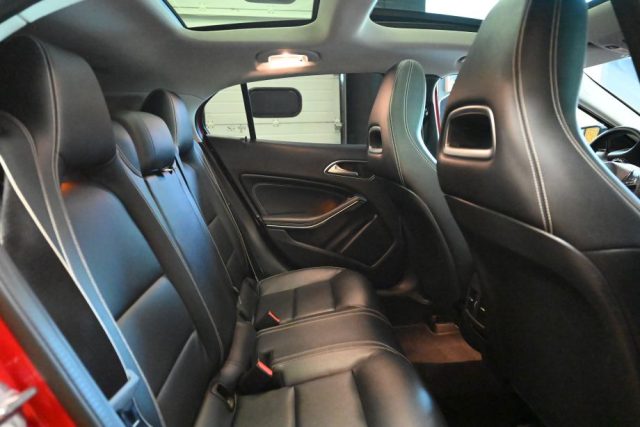 MERCEDES-BENZ GLA 200 usata 31