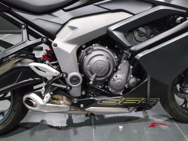 TRIUMPH Daytona 660 usata 7