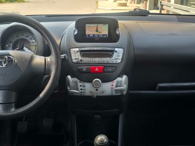 TOYOTA Aygo usata, con Luci diurne