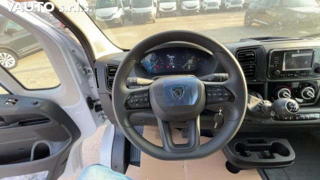 PEUGEOT Boxer usata, con Autoradio digitale