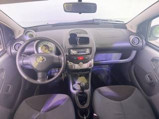 TOYOTA Aygo usata 12